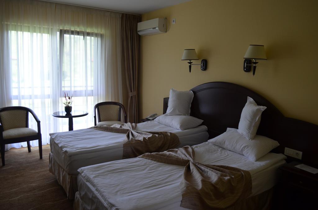 Hotel Astoria Alba Iulia Exterior foto