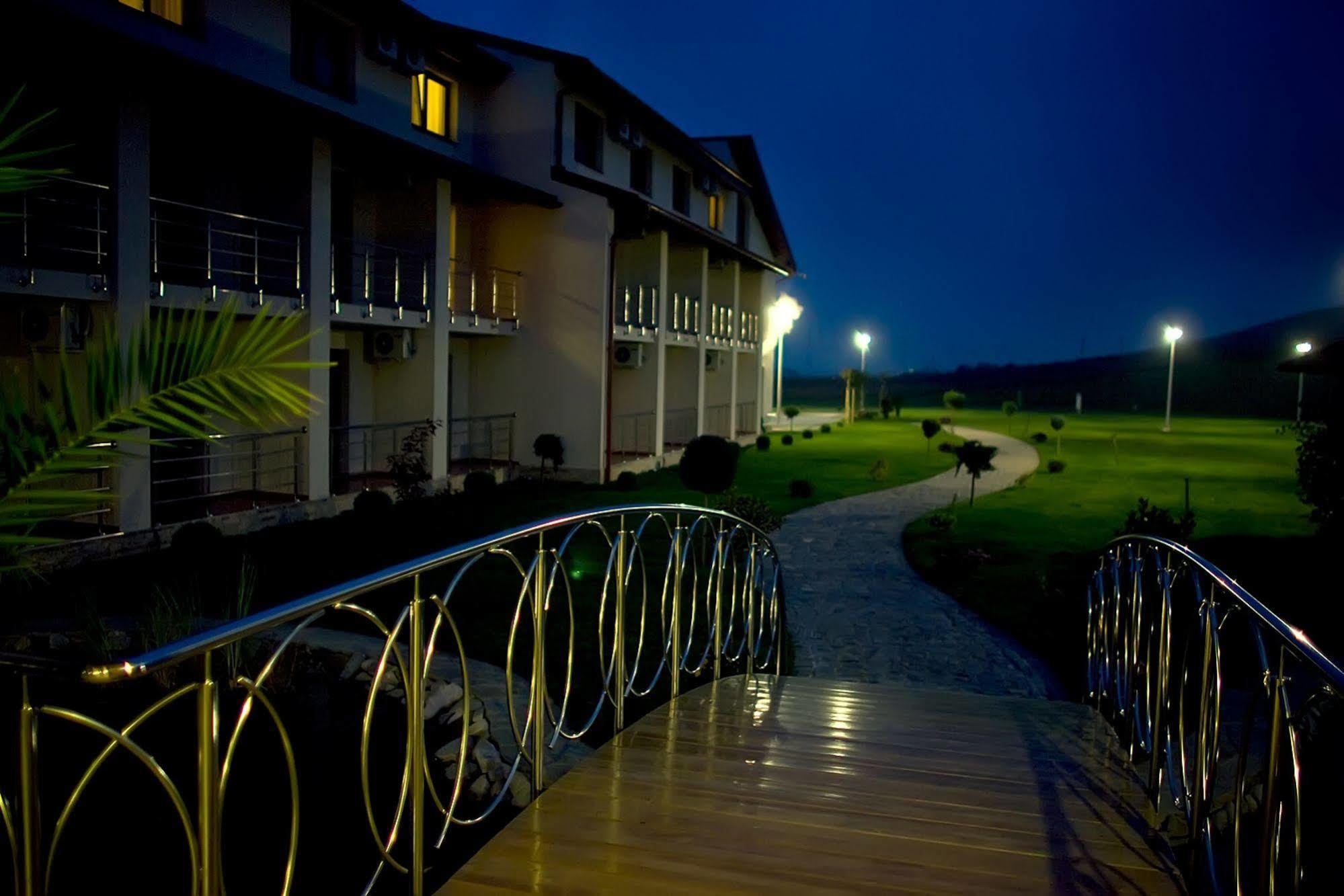 Hotel Astoria Alba Iulia Exterior foto