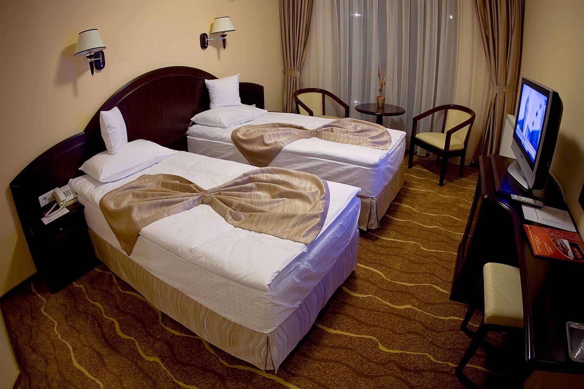 Hotel Astoria Alba Iulia Exterior foto