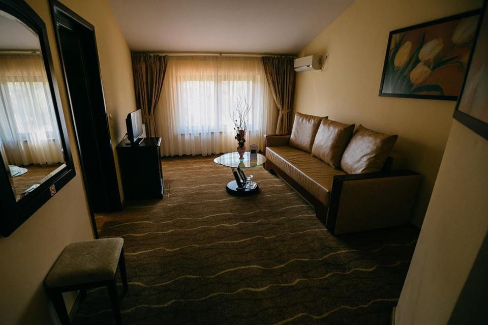 Hotel Astoria Alba Iulia Exterior foto